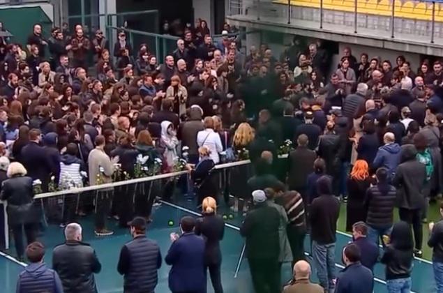 კადრები ვაკის კორტებიდან - ჩოგბურთის სამყარო მარიტას ემშვიდობება