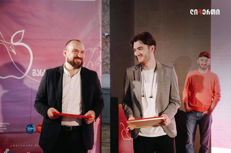 ლიტერატურული კონკურსი  "ვწერ მასწავლებლისთვის“ ტრადიციულად ლიბერთის მხარდაჭერით ჩატარდა