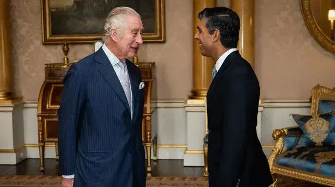 რიში სუნაკი გაერთიანებული სამეფოს მეფეს შეხვდა - ის უკვე ქვეყნის პრემიერ-მინისტრია