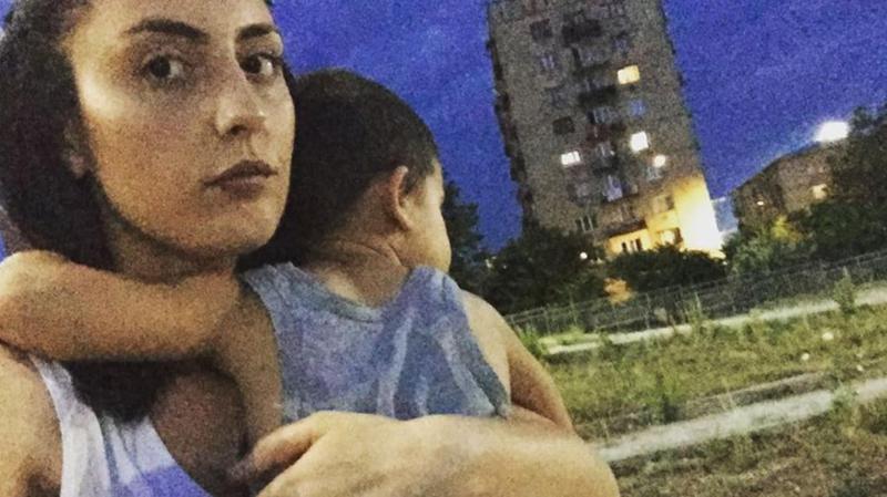 "ვითხოვთ მოსამართლის გადადგომას " - თელავში, მოკლული 26 წლის მარიამ გამტკიცულაშვილის ოჯახის წევრებმა და მოქალაქეებმა მორიგი საპროტესტო აქცია გამართეს