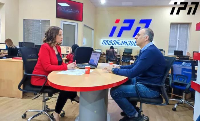 "ჯაფარიძე და ხოშტარია აღარ არიან პარლამენტის წევრები, მაგრამ ვაშაძე ხომ არის? - არ მუშაობ, გამოდიხარ და დასჩხავი 12 პუნქტს, ეს არის მავნებლობა" - ელისაშვილი