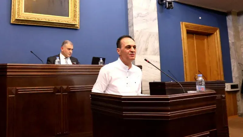 "ეკლესიაში ვიყავი ეს წლები, არც კი ჩამიხედავს კანონში - თქვენს მიწიერ ცხოვრებას არანაირად არ ვეხებოდი" - რა თქვა ომბუდსმენობის ერთ-ერთმა კანდიდატმა პარლამენტში, მოსმენისას