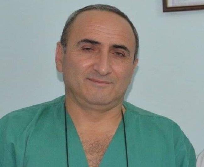 "ოპერაციაზე იყო, როგორც ქირურგის ასისტენტი, თუმცა მისი მსვლელობისას არ გარდაცვლილა... გამთენიისას ინფარქტით დაიღუპა" - რა ამბობენ ზესტაფონის კლინიკაში, გარდაცვლილ ექიმზე?