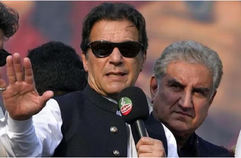 შეიარაღებულმა პირებმა პაკისტანის ყოფილი პრემიერი, იმრან ხანი დაჭრეს - მას ცეცხლი გაუხსნა ორმა თავდამსხმელმა