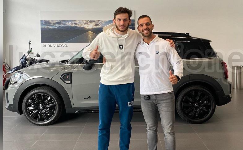 "კვარაცხელიას მოპარეს ეს ავტომობილი, რომელიც მან 28 სექტემბერს შეიძინა" - რას წერს იტალიელი ჟურნალისტი