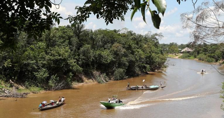 პერუში 70 - მდე უცხოელი ტურისტი მძევლად აიყვანეს - გამტაცებლები მდინარეში ნავთის ჩაღვრას აპროტესტებენ: რას წერენ მძევლები?