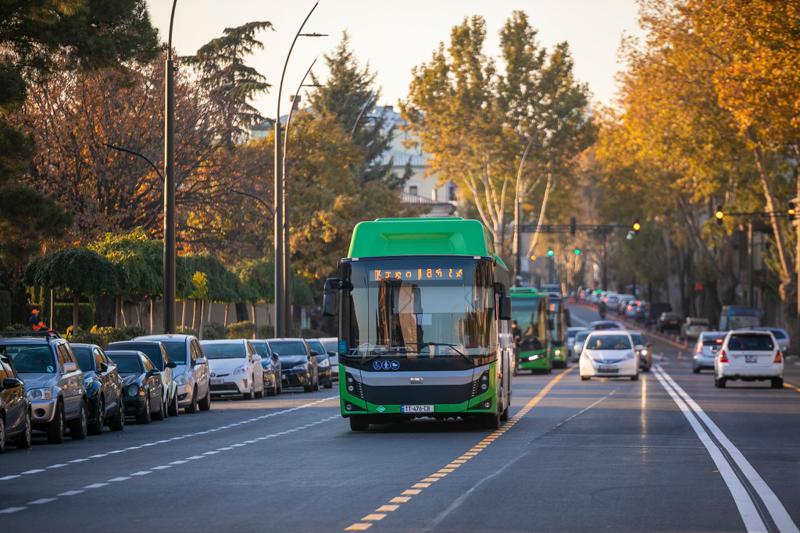 ქეთევან დედოფლის გამზირის სრული რეაბილიტაცია დასრულდა და საგზაო მოძრაობა აღდგა