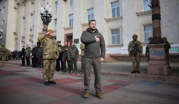 ვოლოდიმირ ზელენსკიმ ხერსონში უკრაინის დროშის აღმართვის ცერემონიაში მიიღო მონაწილეობა