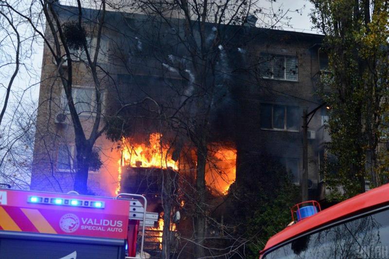 კიევის ცენტრში რუსული რაკეტები საცხოვრებელ სახლებს მოხვდა - ბოლო ცნობები უკრაინის დედაქალაქიდან (ფოტოები)