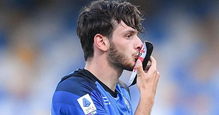 "ხვიჩა ჩვენიც არის" - როგორ გულშემატკივრობენ ოკუპირებულ აფხაზეთში ხვიჩა კვარაცხელიას და რას წერენ ფეხბურთის ქართველ ვარსკვლავზე