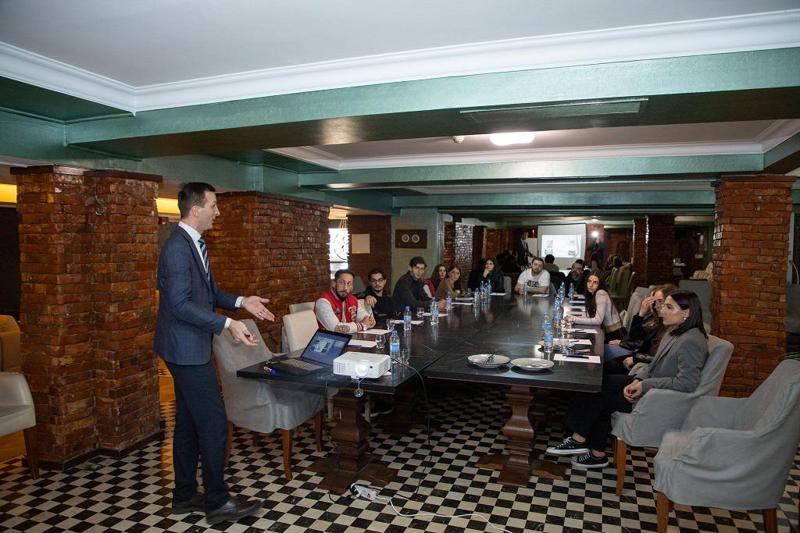 აჭარაში სერვისის გასაუმჯობესებელი ტრენინგ-სემინარები გრძელდება