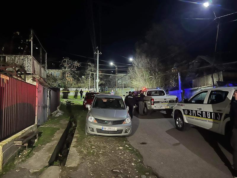 მამაკაცებს შორის სუფრასთან დაწყებული დაპირსიპირება სისხლიან ანგარიშსწორებაში გადაიზარდა - ერთი მოკლული და ერთი დაჭრილი: რა მოხდა სოფელ პატარა ხარაგაულში