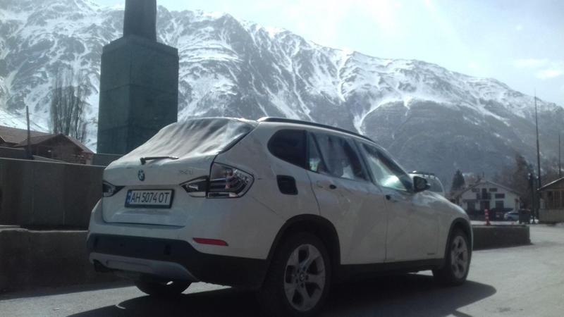 დაბომბილი ავტომობილით გამოვლილი 1600 კილომეტრი - იური გავრიუშინის ოჯახის გზა მარიუპოლიდან საქართველომდე