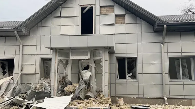 რუსულმა ძალებმა ზაპოროჟიეში საავადმყოფო დაბომბეს