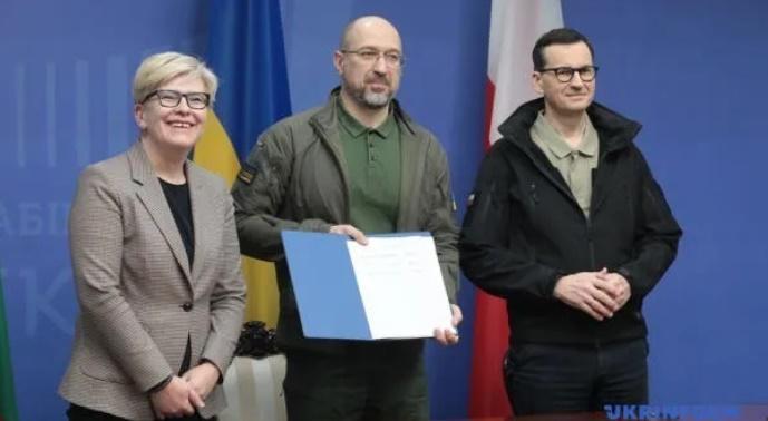 უკრაინის, პოლონეთის და ლიეტუვის პრემიერ-მინისტრებმა ერთობლივ განცხადებას მოაწერეს ხელი