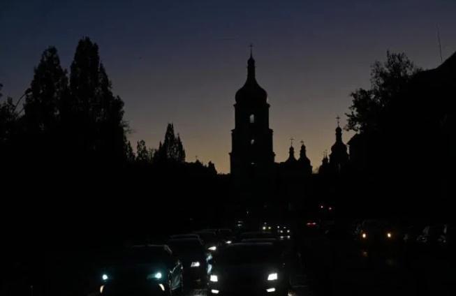 საფრანგეთმა უკრაინას 100 მძლავრი გენერატორი გაუგზავნა