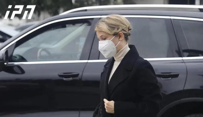 "დიდი ხანია არ მინახავს მიხეილ სააკაშვილი" - ნინო ლომჯარია ექსპრეზიდენტის მოსანახულებლად კლინიკა "ვივამედში" მივიდა