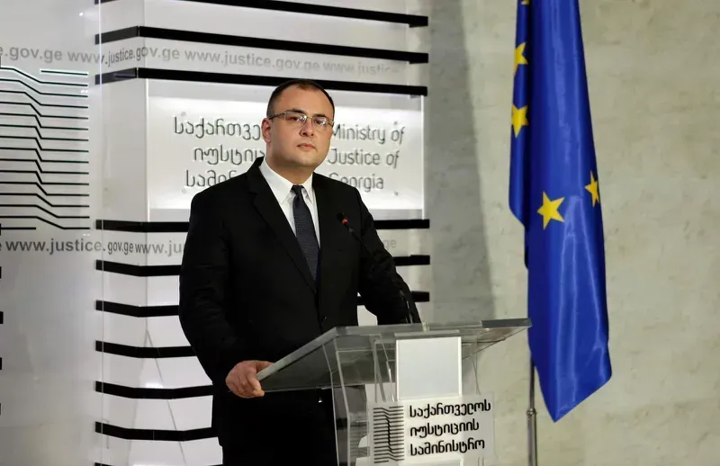 "სააკაშვილს მხოლოდ ის საკვები მიეწოდება, რომელსაც მისი ნდობით აღჭურვილი პირები აწვდიან" - რას აცხადებს იუსტიციის მინისტრი სააკაშვილის შესაძლო მოწამვლის შესახებ ინფორმაციაზე