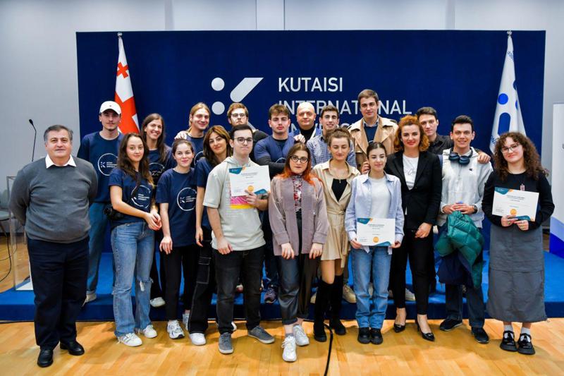 ქუთაისის საერთაშორისო უნივერსიტეტში პოდკასტის ჩემპიონატი ჩატარდა