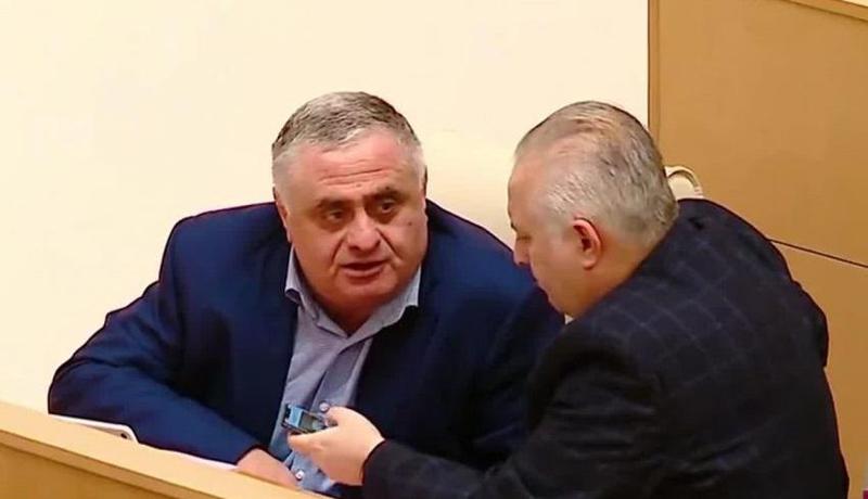 "გუშინ ვიღაც დათიკაშვილი ამერიკული ნომრიდან მწერდა..." - ვიქტორ ჯაფარიძე