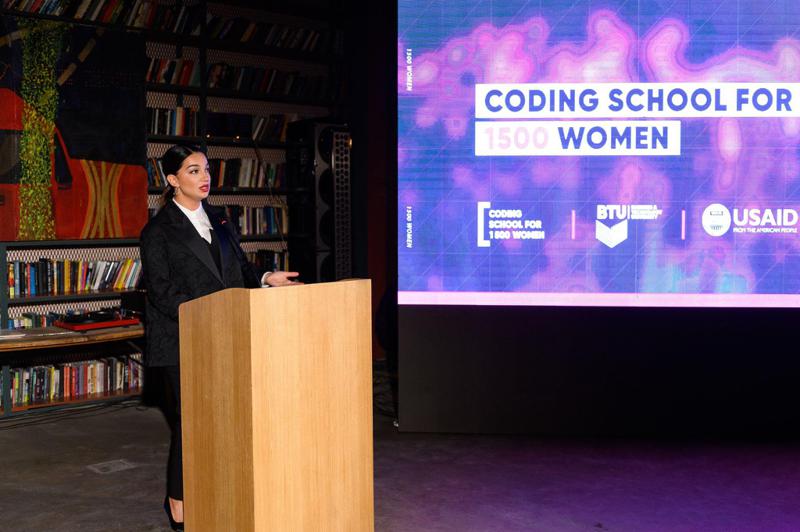 რეგიონებში მცხოვრები 1500 ქალის ტექნოლოგიებში გადამზადების პროექტი საჩუქრად BTU-სგან