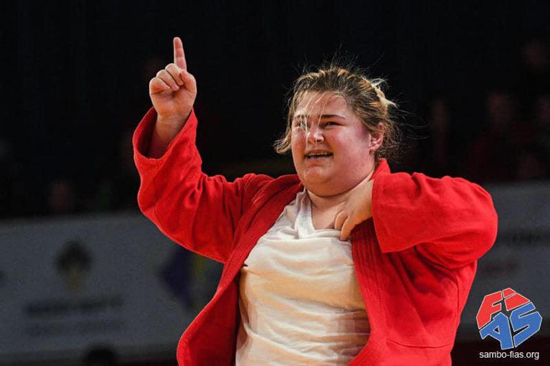 "სამწუხაროა, როდესაც მსოფლიო ჩემპიონი მეორედ ხდები და სპორტის სამინისტროდან აეროპორტშიც კი არავინ გხვდება" - რას წერს სამბისტი ელენე ქებაძე