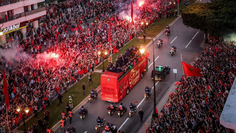 როგორ დახვდნენ მაროკოში თავიანთ გმირებს - ათასობით ადამიანი ქუჩაში და სახალხო ზეიმი ფეხბურთელების პატივსაცემად (ფოტოები)