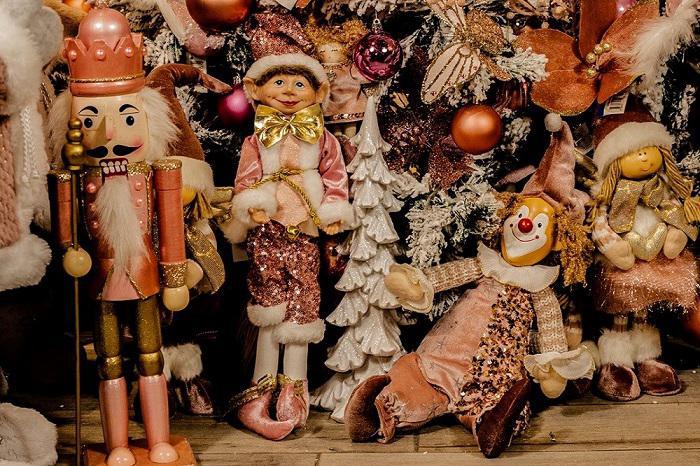 5 საახალწლო გმირი, რომლებსაც სახლში ახალი წელი მოჰყავთ