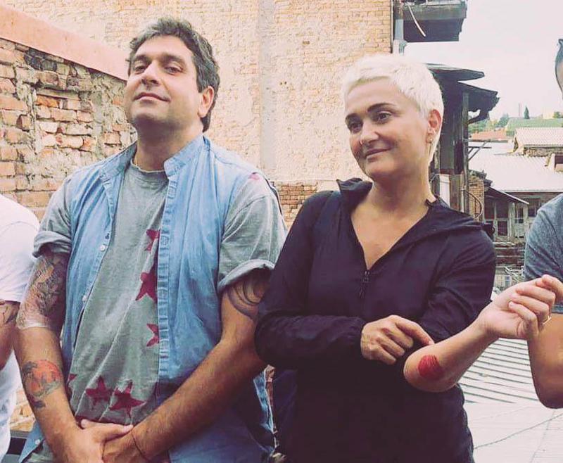 "გუშინ ქუჩაში გოგონა მლანძღავდა და მომაძახა, ამიტომაც გაგექცა ქმარიო. ამიტომ ვწერ, კიდევ რომ არ მომაძახოთ" - რას წერს ნანიკო ხაზარაძე ლევან მათითაშვილთან დაშორებაზე