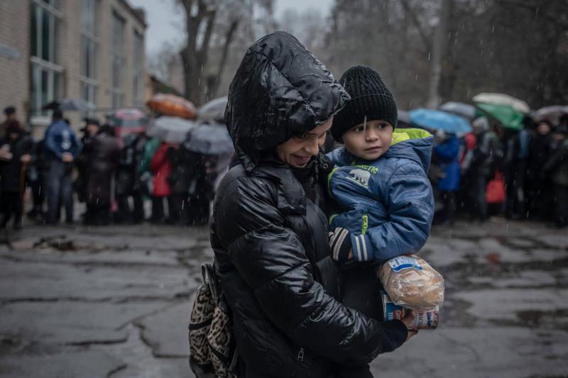 "პუტინმა ერთი ახალი წელი წაგვართვა, მაგრამ თავისუფალ მომავალს ვერ წაგვართმევს" - როგორია უკრაინელების წინასაახალწლო განწყობა: განახლებული შეტევა და ადგილობრივების მონაყოლი