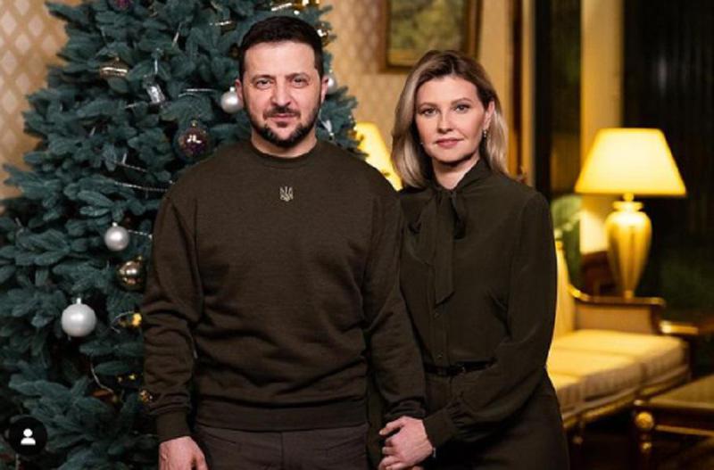 "დღეს მხოლოდ ერთი სურვილია და ეს ახდება არა სასწაულით, არამედ ჩვენი შრომით, ბრძოლით" - ვოლოდიმირ ზელენსკი და ოლენა ზელენსკა საზოგადოებას ახალ წელს ულოცავენ
