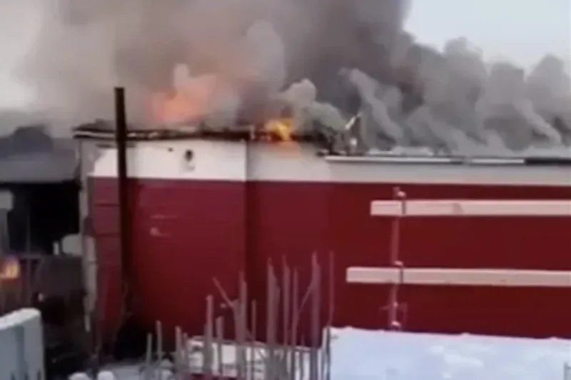 სანკტ-პეტერბურგში, ქარხანა Беларусь МТЗ-ში მასშტაბური ხანძარია, არის მსხვერპლი