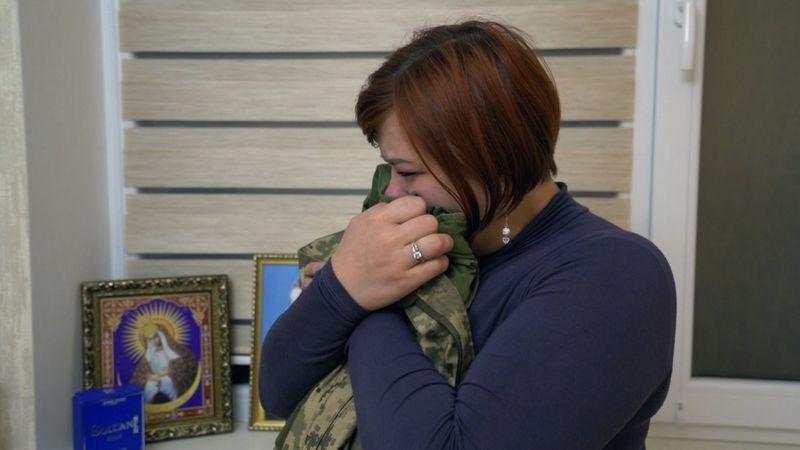 "მინდა, ყველა რუსი დედა მივიდეს მინდორში, სადაც მისი დამწვარი შვილი იწვება" - უკრაინელი ქალის უმძიმესი ისტორია, რომელმაც 20 წლის შვილის ცხედარი ბრძოლის ველიდან საბარგულით გამოიტანა