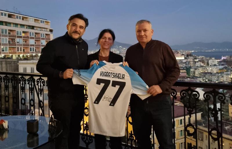 "ამ ბედნიერი დღის შემდეგ, ოჯახმა დაგვპატიჟა... უცებ ურეკავენ ხვიჩას მამას, - დედაშენი გარდაიცვალაო..." -  რას ამბობს ნიკოლოზ წულუკიძე კვარაცხელიას ბებიის თაობაზე გავრცელებულ ცრუ ინფორმაციაზე?