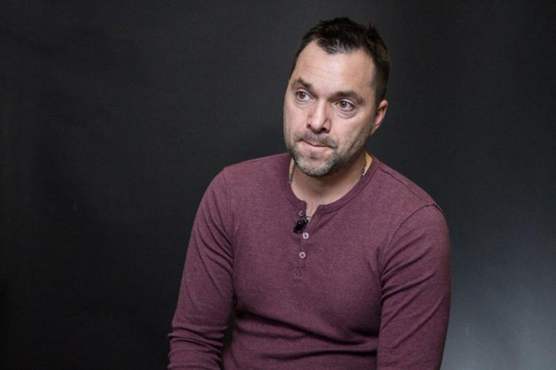 "ოკუპირებული ტერიტორიების დაბრუნებას პოლიტიკური მოლაპარაკებებით შევეცდებით" - რა გეგმა აქვს არესტოვიჩს, რომელიც უკრაინის საპრეზიდენტო არჩევნებში მონაწილეობას გეგმავს