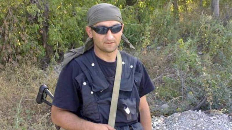 "საკუთარი შვილიც კი მძევლად ჰყოლია აყვანილი... ვინც თვალში მოხვდა, ყველას ესროდა" - ვინ არის ყოფილი სამხედრო, რომელმაც საგარეჯოში 5 ადამიანი მოკლა