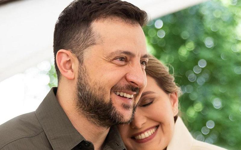 "მინდა, ყოველთვის ვიღიმოდეთ, მომეცი ამის შესაძლებლობა" - უკრაინის პრეზიდენტი 45 წლის გახდა: ომში მყოფი ლიდერის დაბადების დღე და ოლენა ზელენსკას ემოციური მილოცვა