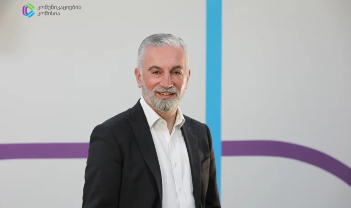 კახა ბექაურმა კომუნიკაციების კომისია დატოვა - მას თავმჯდომარის პოსტზე  უფლებამოსილების ვადა ამოეწურა