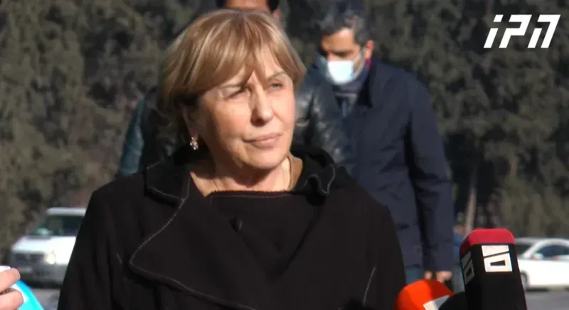 "გაათენა მთელმა მედპერსონალმა და პაციენტმა - სახსრების გაუსაძლისი ტკივილი ჰქონდა, ფაქტობრივად, კუნთები არ აქვს" - გიული ალასანია სააკაშვილზე