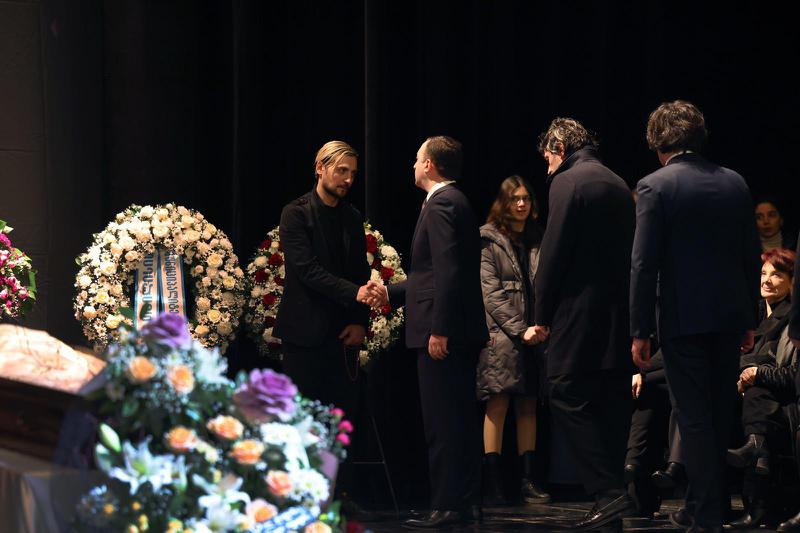 ირაკლი ღარიბაშვილი, კახა კალაძე და ირაკლი კობახიძე ჯემალ ღაღანიძის პანაშვიდზე - ცნობილ მსახიობს საზოგადოება რუსთაველის თეატრში ეთხოვება