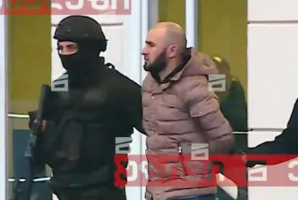 "ბადრი ესებუა ბრალს არ აღიარებს... მითხრა, რომ მისი სიცოცხლის განადგურების საფრთხე არსებობდა" - რა თქვა ადვოკატმა დაკავებულის მონახულების შემდეგ?