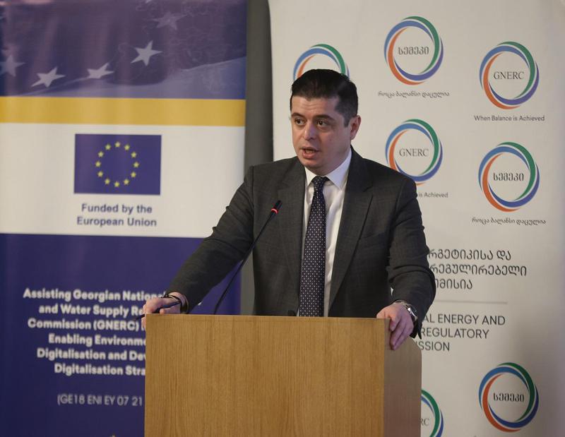 გიორგი ფანგანი  "თვინინგ ლაითის" ღონისძიებაზე სიტყვით წარდგა