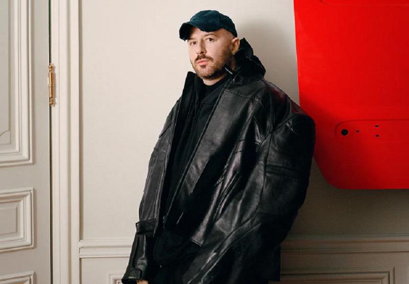 "და სწორედ აქ დავუშვი შეცდომა... ამას ძალიან ვნანობ,  რთული იყო იმაზე ფიქრი, როგორ ვერ დავინახე პრობლემა" - დემნას პირველი ინტერვიუ "ბალენსიაგას" სკანდალური კამპანიის შემდეგ