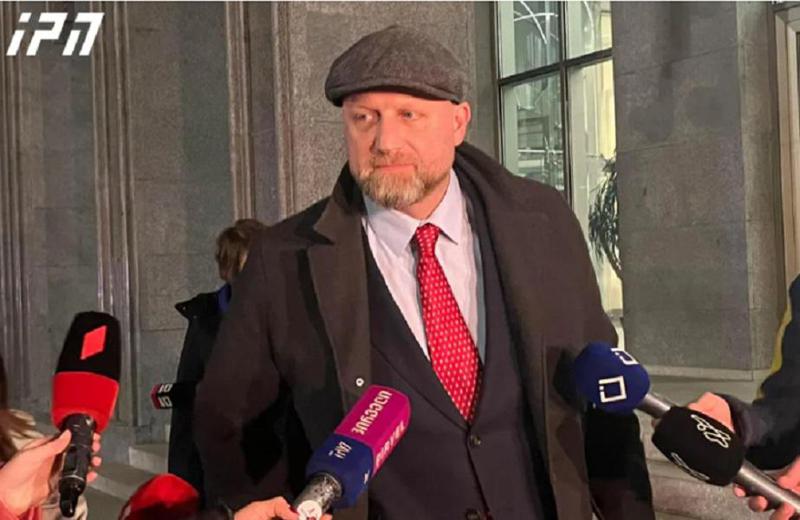 "როცა ყველა საუბრობს, რომ რუსეთი უნდა დამარცხდეს და პრემიერი ლუღლუღებს მშვიდობაზე, სირცხვილია" - ზურა ჯაფარიძე