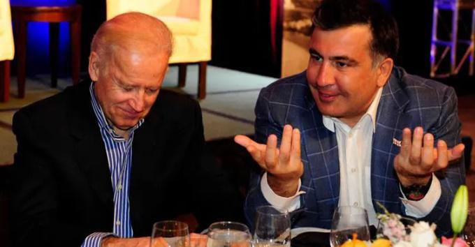 "ბაიდენს ძალიან კარგად ვიცნობ და ხომ ვთქვი, ჩავა-თქო - არასოდეს დამავიწყდება, "კოპალას" აივანზე რომ ვსადილობდით" - რას წერს სააკაშვილი?