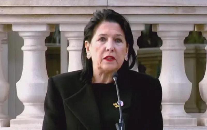 "მთავრობა თუ არა, პრეზიდენტი უნდა ყოფილიყო დღეს კიევში, ამისთვის მზადყოფნა გამოვხატე - სამწუხაროდ, მოწვევა ვერ მივიღე" - სალომე ზურაბიშვილი