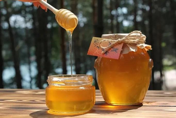 უებარია ნაბახუსევის დროს და... - 7 რამ, რაც დაგარწმუნებთ, რომ თაფლი ოქროზე ძვირფასია