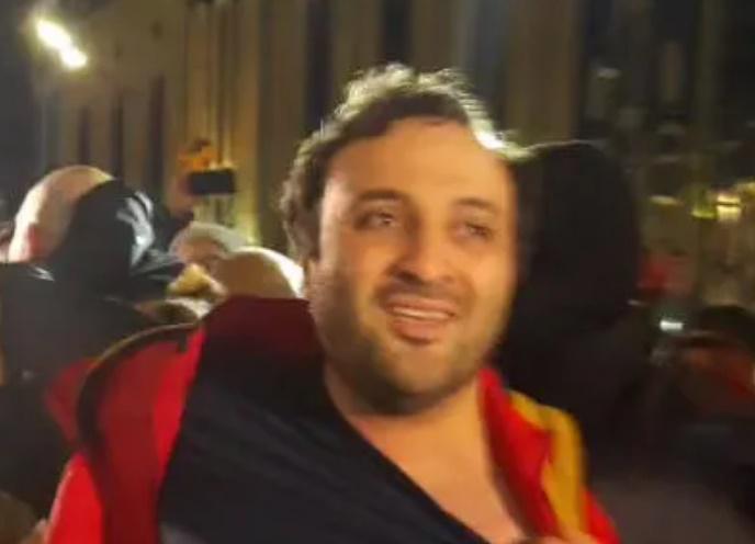 პარლამენტთან "პუბლიკის" დირექტორი ზურა ვარდიაშვილი დააკავეს