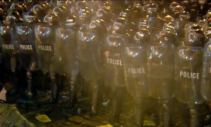 შსს განცხადებას ავრცელებს და პარლამენტთან შეკრებილებს აფრთხილებს