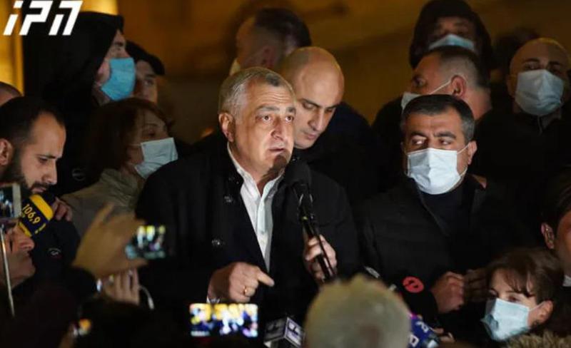 "მოგიწოდებთ დავიწყოთ საერთო-სახალხო მშვიდობიანი დაუმორჩილებლობა, მთელი ქვეყნის მასშტაბით" - მამუკა ხაზარაძე